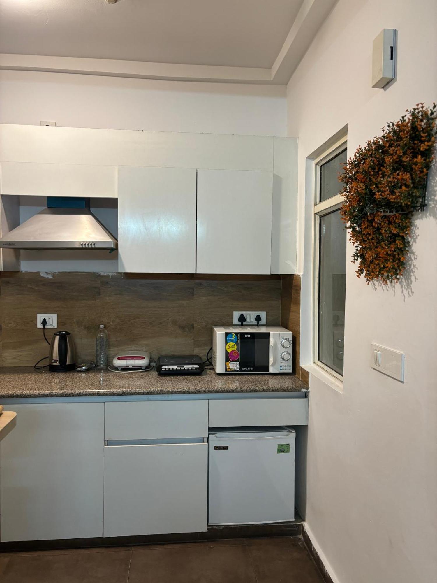 Guti Buti Homes Noida Buitenkant foto