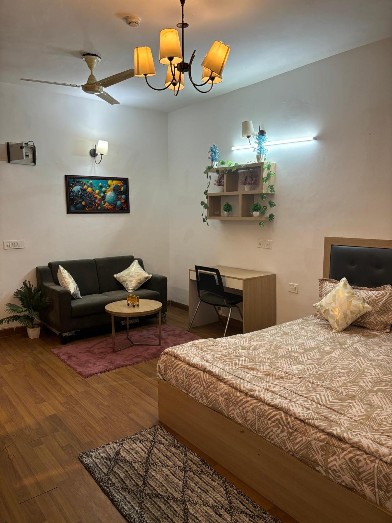 Guti Buti Homes Noida Buitenkant foto