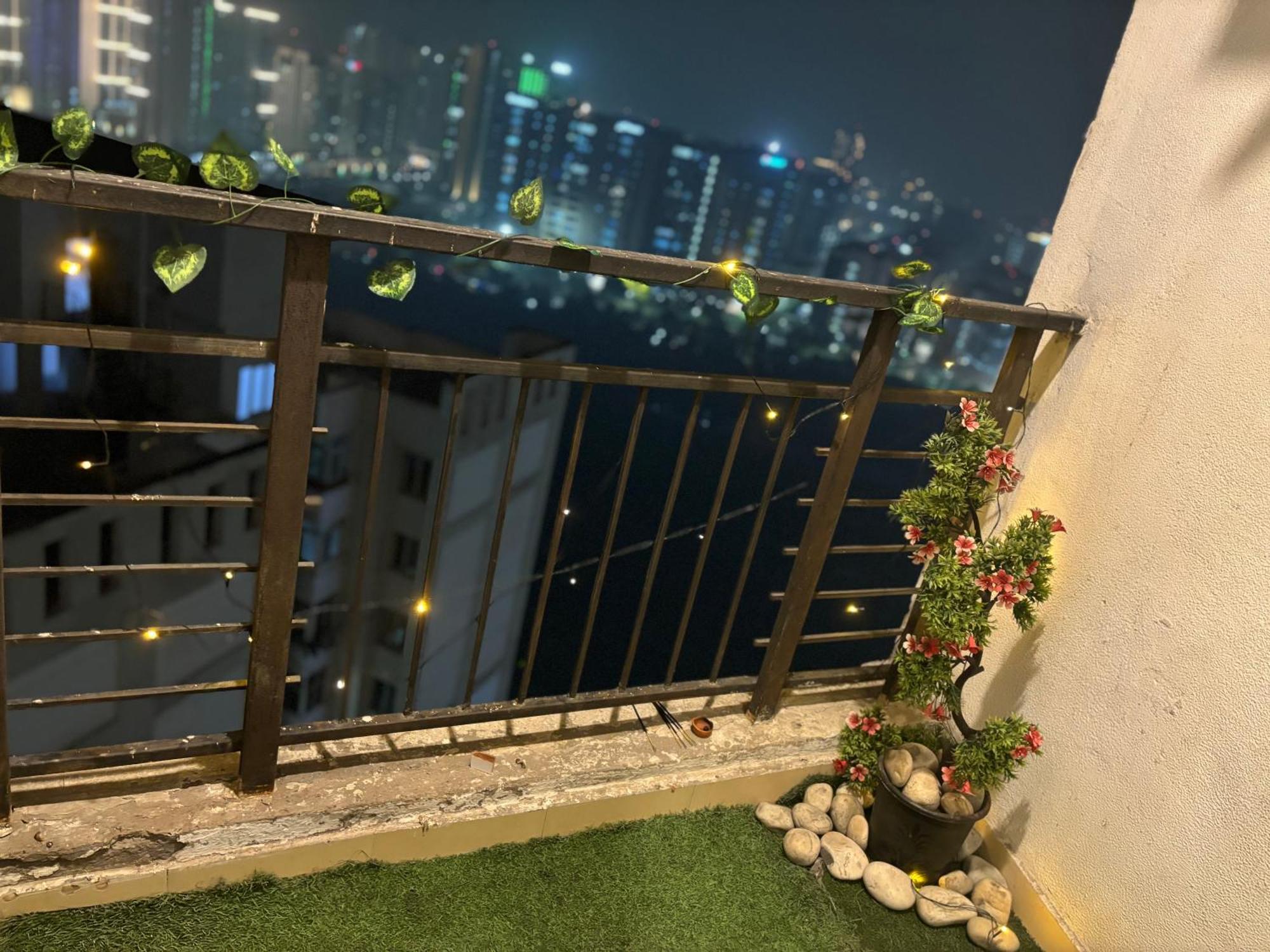Guti Buti Homes Noida Buitenkant foto